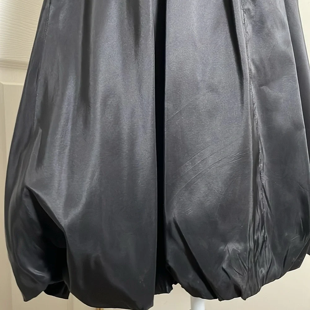 Carmen Marc Valvo: Silk Cocktail Dress with Bubble Hem - Picture 5 of 15